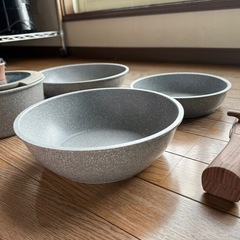カインズ 取っ手が外せるストーンマーブルフライパンとお鍋の画像