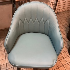 カウンターチェアーの画像