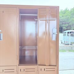 【❗️✨事務所にもおすすめ✨❗️】スチール製 6人用ロッカー ブラウン系 鍵なし（右上） 現状品の画像