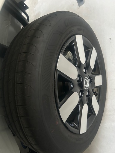 フリードGT系　185/65R15 タイヤアルミセット