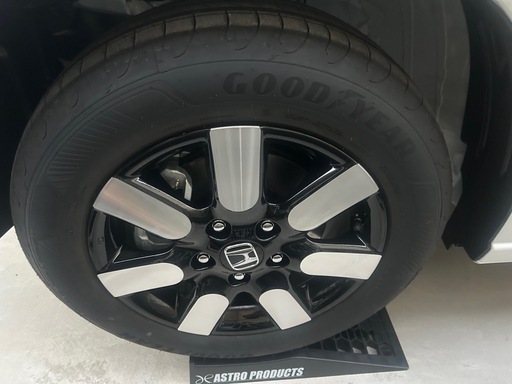 フリードGT系　185/65R15 タイヤアルミセット