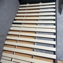 ☆値段下げます/宮付きダブルベッド/左2右2コンセント有の画像