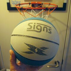 ※お取引相談中　バスケットボール　ミニゴール＆Signsのボール　セットの画像