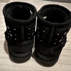 ムートンブーツ　女の子の画像