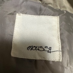 大きなボタンがオシャレ　moussy ダウンジャケットの画像