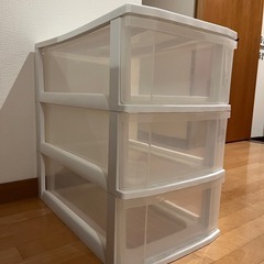 衣装ケースの画像