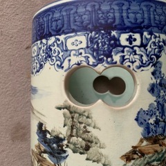 アンティーク風傘立て　磁気製の画像