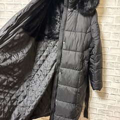 レディース　フードファーロングダウンコートの画像