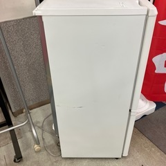 A2510-340 Panasonic 2ドア冷蔵庫 NR-B14BW-W 138L 2019年製 動作確認済み キズ汚れ有りの画像