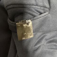 UNIQLOコンフォート2Bジャケットの画像