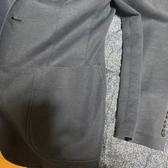 UNIQLOコンフォート2Bジャケットの画像