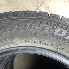 ダンロップ WM02 175/65r15 スタッドレス 4本の画像