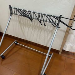 スラックス
ハンガーラックの画像