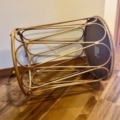 ラタンテーブルの画像