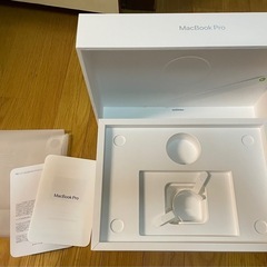 MacBookProの空き箱　ラップで包んで保存していましたの画像