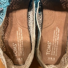 TOMS靴【size W6.5】の画像