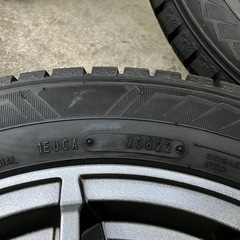 185/60R15超バリ山スタッドレスタイヤ付きホイール4本　アクア、カローラフィールダー、フィット、スイフト等　ランクAの画像