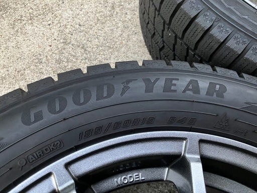 185/60R15超バリ山スタッドレスタイヤ付きホイール4本　アクア、カローラフィールダー、フィット、スイフト等　ランクA