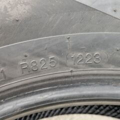 工賃込み　深溝２０２３年製冬タイヤ２１５／６０Ｒ１６　４本セット②の画像