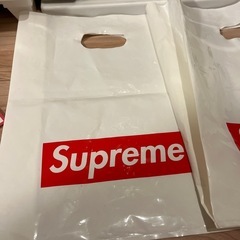 Supremeショッパーの画像