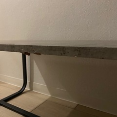 テーブル　グレー色 の画像