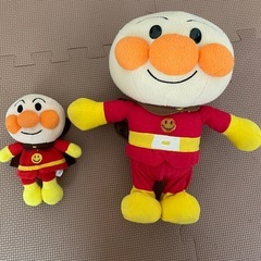 おむつとアンパンマンのぬいぐるみの画像
