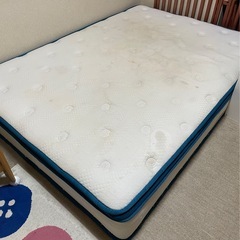 ダブルベッド　マットレスの画像