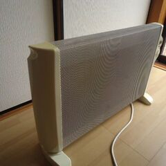 パネルヒーター　無音　無臭　お部屋全体を温めますの画像
