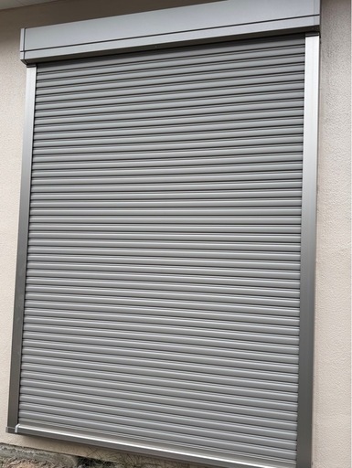 売り切り！シャッター付き窓サッシ取り外し済み