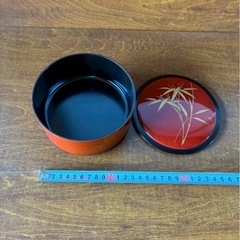 漆器蓋付きの画像