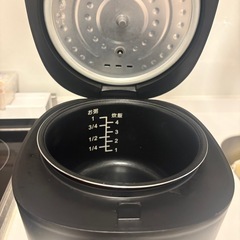 炊飯器4合（黒）の画像