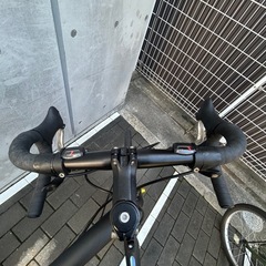 マットブラック スポーツロードバイク 700C 多段変速・ドロップハンドル仕様　自転車の画像