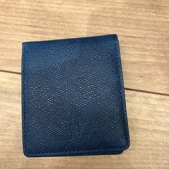 美品》牛革　ルチアーノ・バレンチノ　二つ折財布メンズ牛革の画像