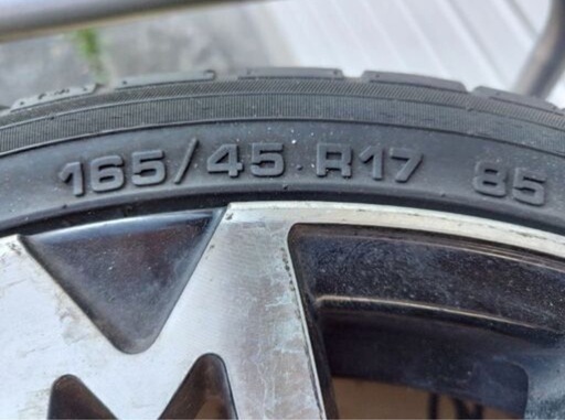 軽やコンパクトカーに桜ホイール5分咲き 17インチ  6J ET 40　PCD100　タイヤは使用不可