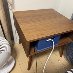 折りたたみソファ、折りたたみ机、サイドテーブルの画像
