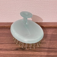 頭皮マッサージブラシの画像