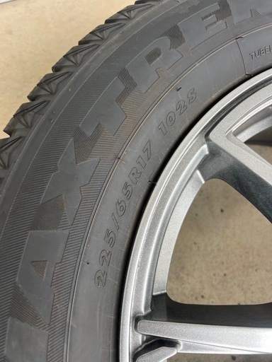 CX-5 スタッドレスタイヤ MAXTREK TREK M7 225/65R17 102S 17インチ
ホイール Verthandi 