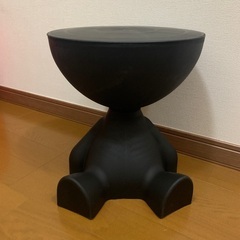 サイドテーブル　スツール　カフェテーブル　収納付き　おしゃれ　人型　クマ型の画像
