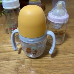 哺乳瓶とマグの画像