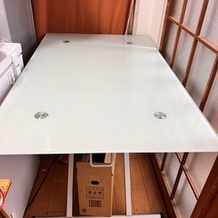 オシャレテーブルの画像