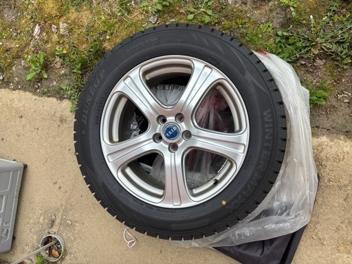 スタッドレスタイヤ　225/55R17