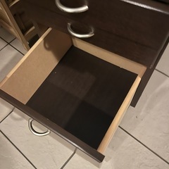木製　　ブラウン　引き出し　キャスター付きの画像