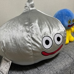 ドラゴンクエスト　おおきなキラキラぬいぐるみメタルスライム＆ホイミスライムの画像