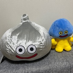 ドラゴンクエスト　おおきなキラキラぬいぐるみメタルスライム＆ホイミスライムの画像