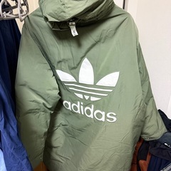 Adidas ダウンウぇあェアの画像