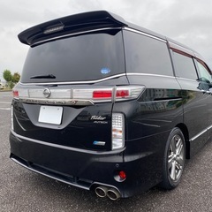 サンルーフ★ライダー★黒革シート★後席フリップダウンモニター★両側電動パワースライドドア★Bluetooth★大型リヤウィングスポイラーの画像