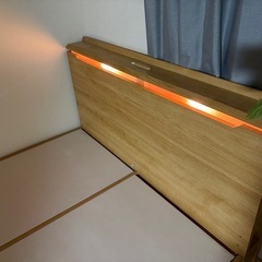ダブルベッドの画像
