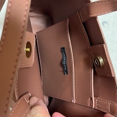 ピンクショルダーバッグの画像