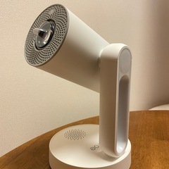 美品　etoe　プロジェクター　GoogleTV搭載 4K対応 天井投影　マジックレンズ付きの画像