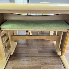 ダイニングテーブル　椅子セットの画像